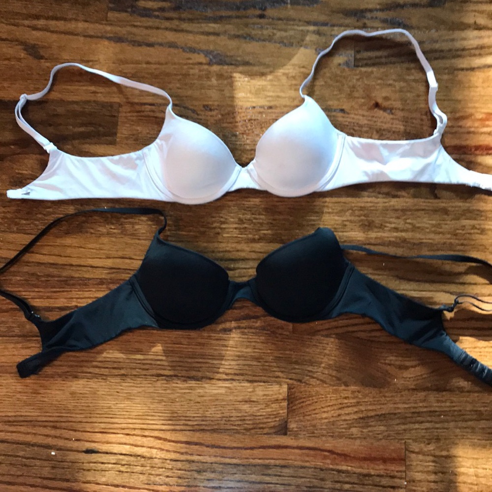 2 Victoria’s Secret Bras